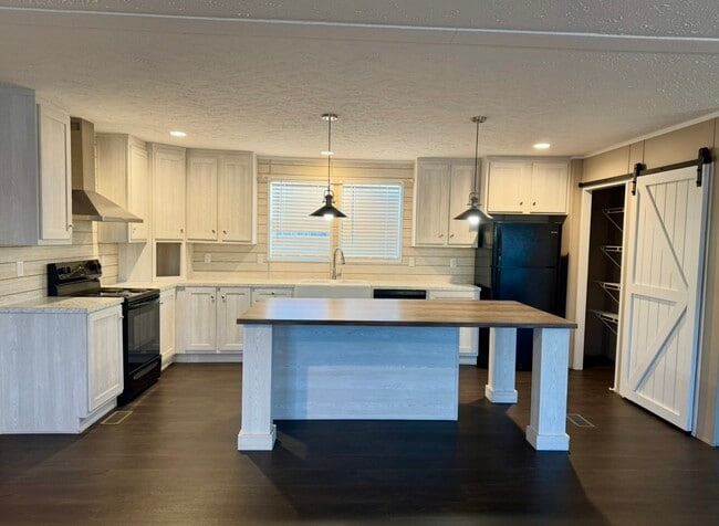 Photo - 459 Mason Hill Ln