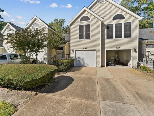 Building Photo - 3317 Golden Trails Dr Unit 807