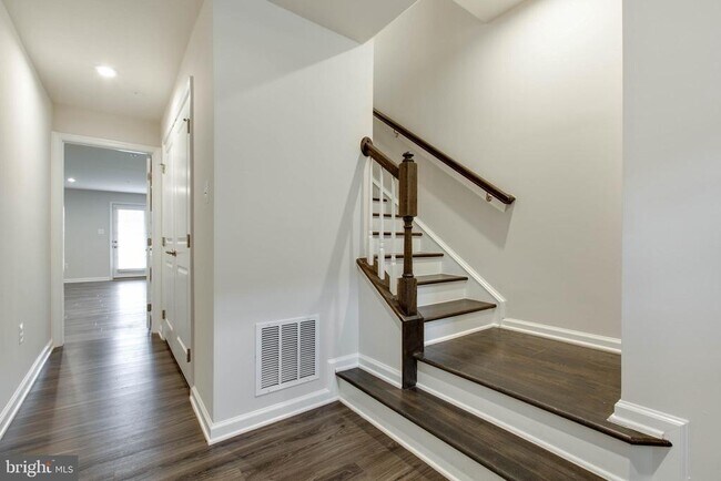 Photo - 7912 N Gladden Farm Way