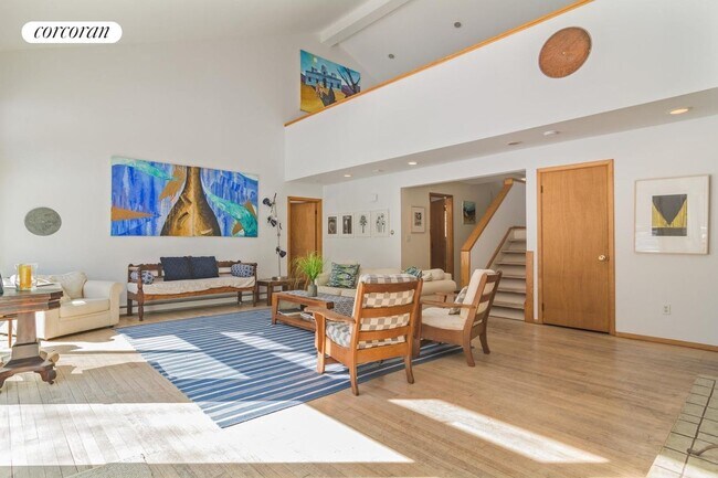 Photo - 28 Cobbetts Ln