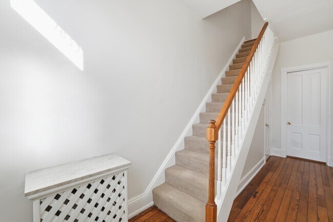 Photo - 1635 35th St NW