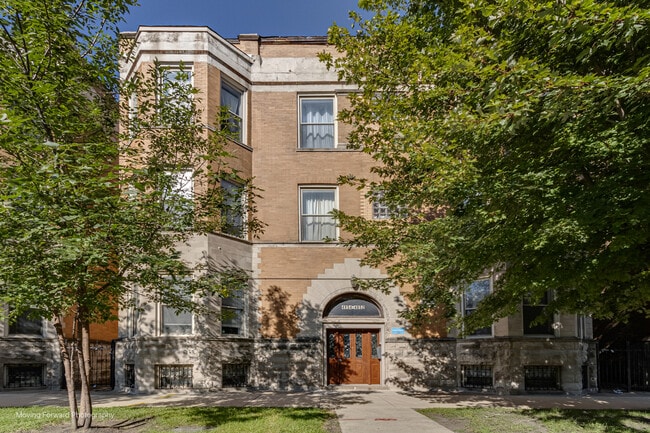 Building Photo - 4852 S Prairie Ave Unit 1B Rental