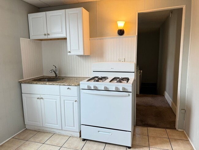 Building Photo - 218 E Liberty St Unit Apt. 2