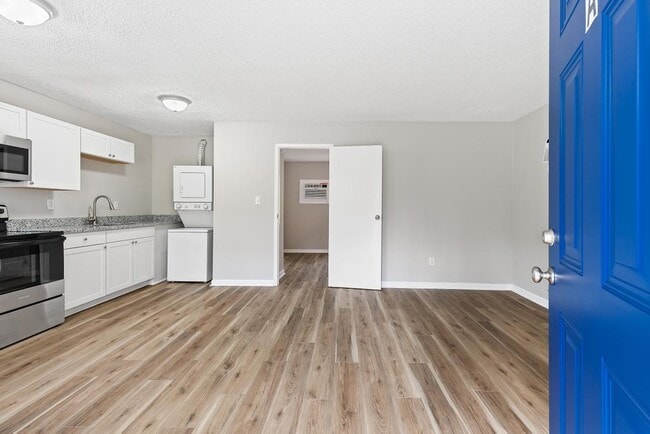 Photo - 104 Cone St