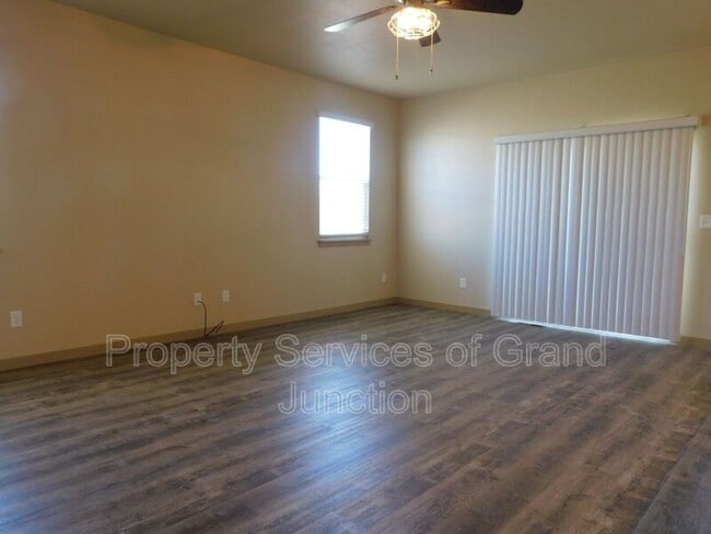 Photo - 592 Treviso Ct