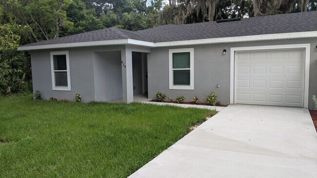 HALF OFF 1st MONTHS RENT - Ask about our M... - HALF OFF 1st MONTHS RENT - Ask about our M... House
