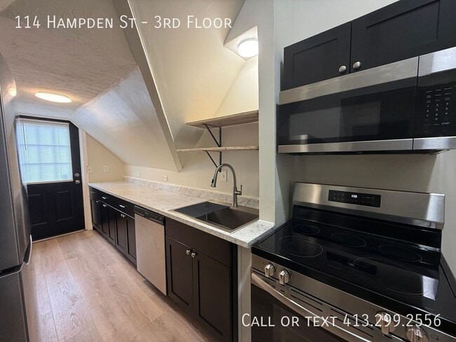 Building Photo - 114 Hampden St Unit 3rd Floor