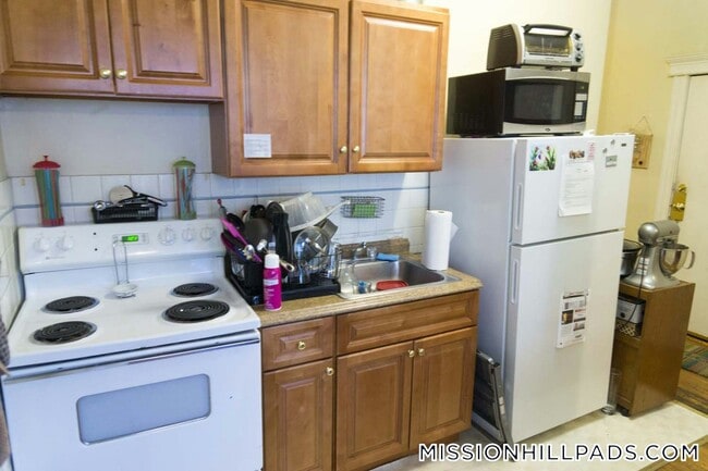 Photo - 883 Huntington Ave