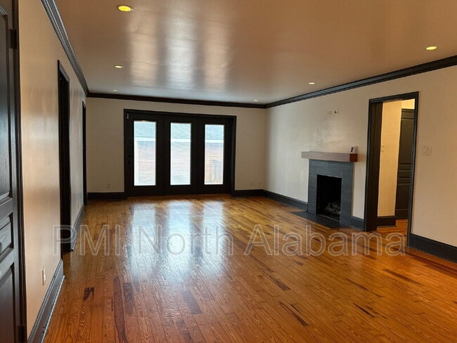 Photo - 2512 Pansy St SW