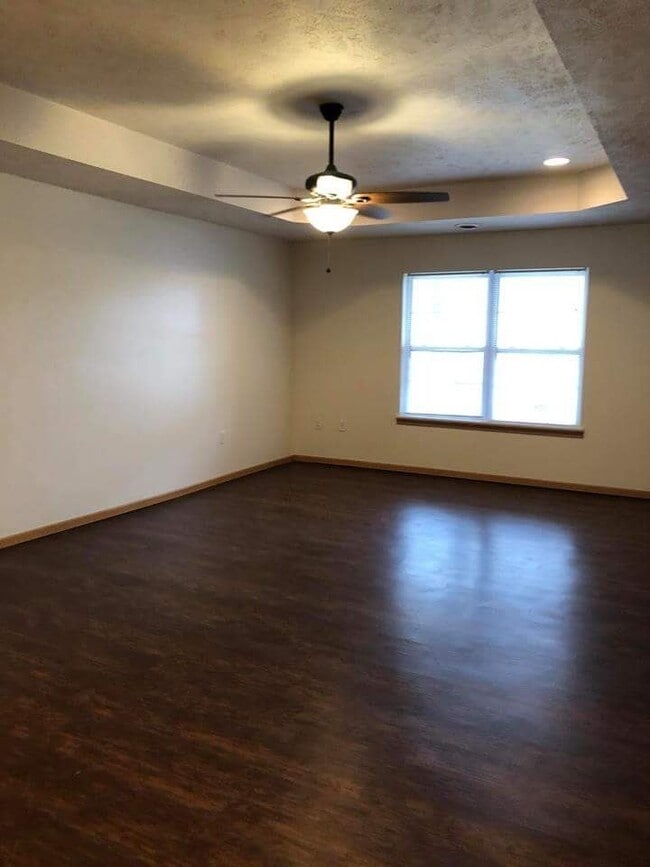 Building Photo - 3 BEDROOM 2 BATHROOM DUPLEX FOR RENT