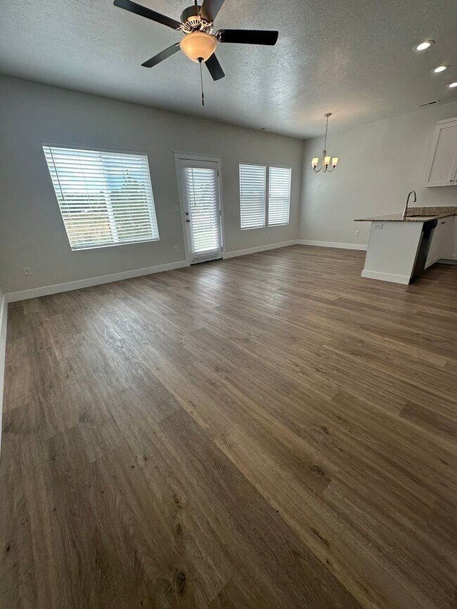 Photo - 3 Weeks Rent FREE! 3 Bed 2.5 Bath House for Rent in Morgan!