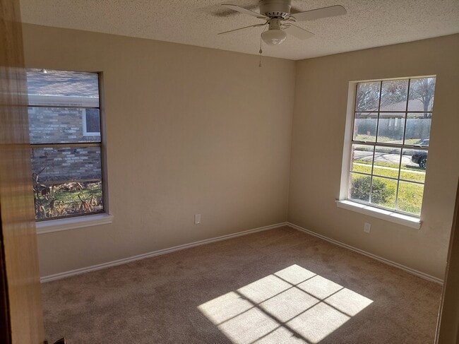 Photo - 3305 Lynbrook Dr