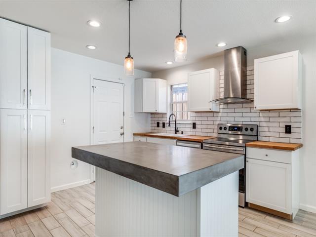 Photo - 1951 Bayside St