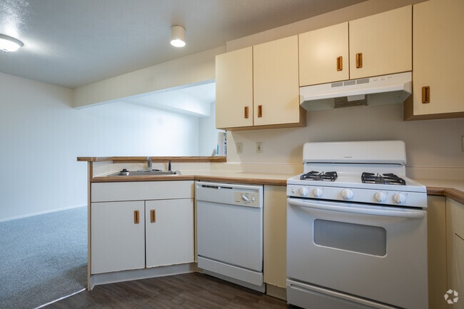 Pine Knoll Apartments