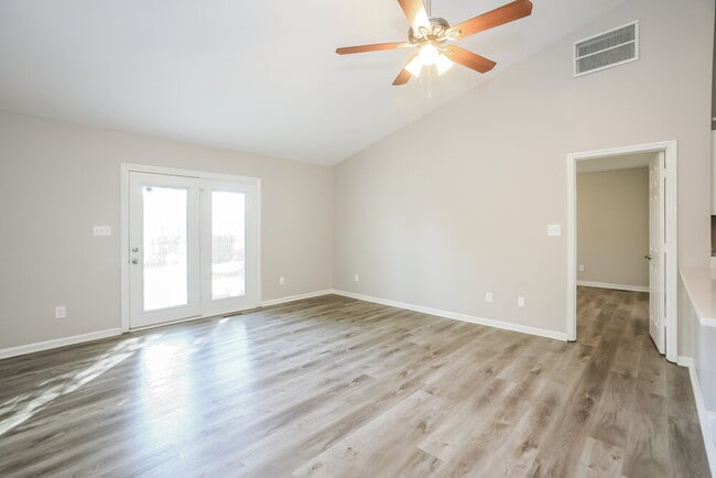 Photo - 6447 Coburn Ave