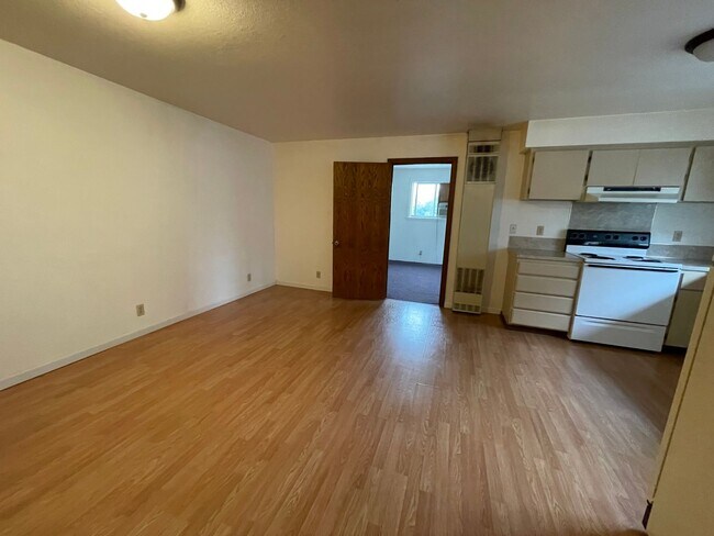 228 NE Ward Ave Unidad 2-4