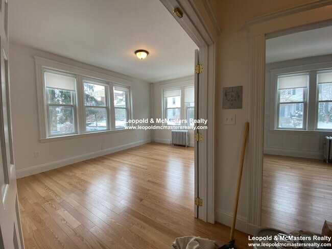 Photo - 81 Winchester St Unit 2
