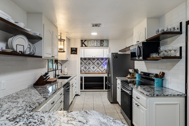 Photo - 1 Mountain View Dr