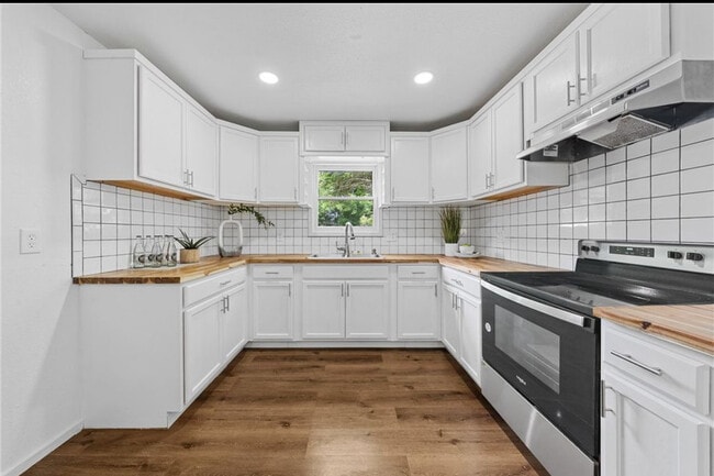 Photo - 1133 Lawrence Dr