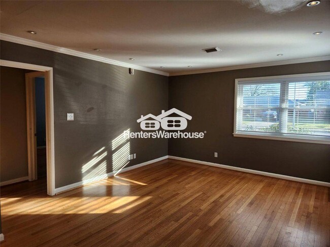 Photo - 6418 Woodbrook Ln