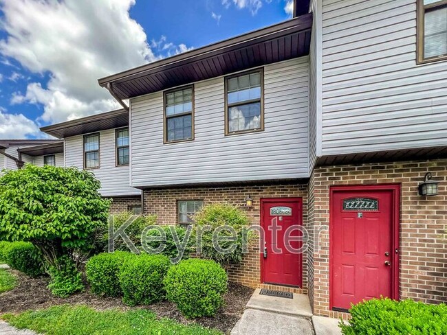 7304-E Old Clinton Pike - 7304-E Old Clinton Pike Townhome