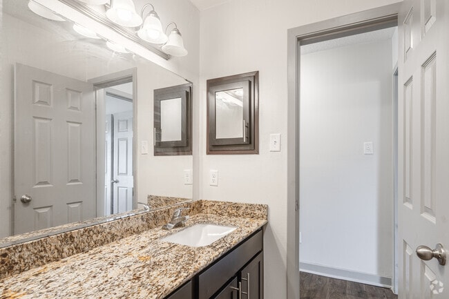 2BR, 2BA - 1,453SF