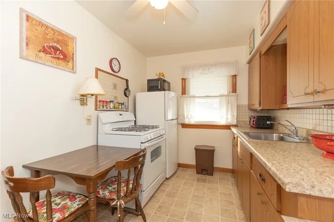 Kitchen - 5918 Ira Ave