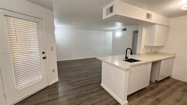 Photo - 2485 NW 33rd St Unit 1610