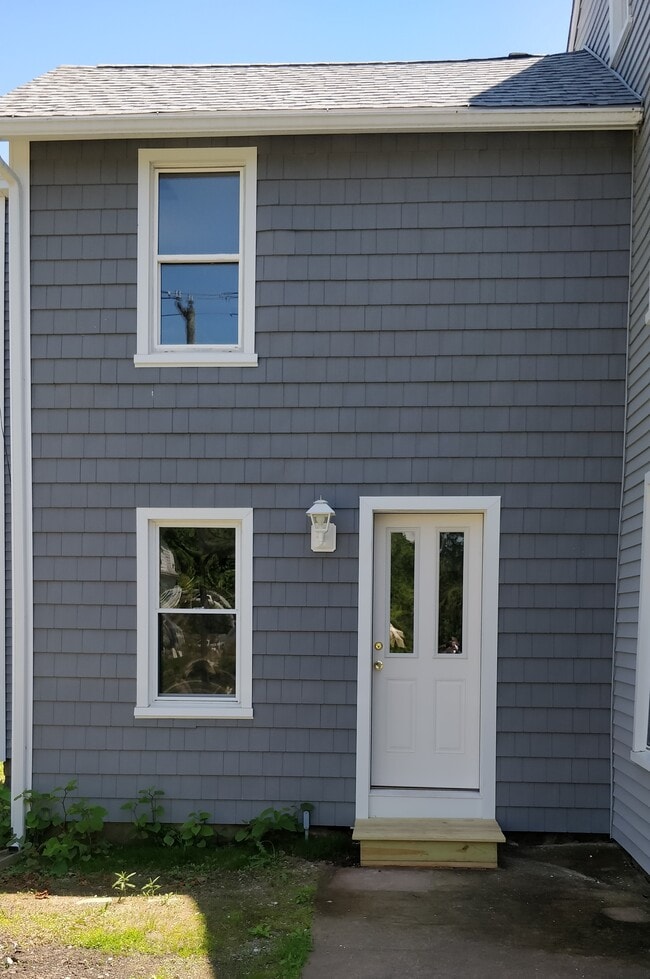 Front Entrance - 83 E Main St Unit 1