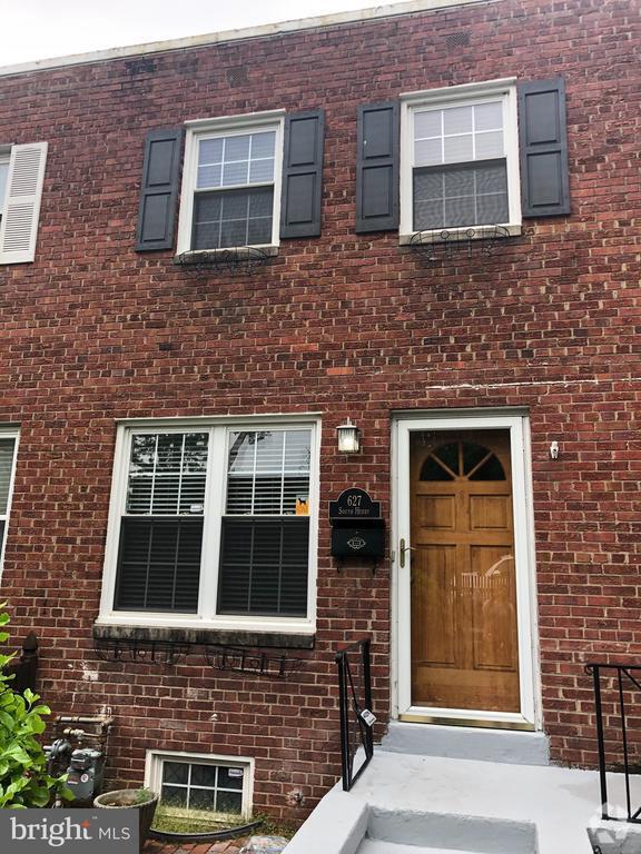 Building Photo - 627 S Henry St Rental