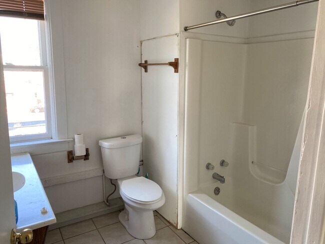 Photo - 920 Unit 920 1/2