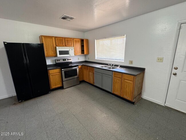 Photo - 1331 E Pueblo Ave