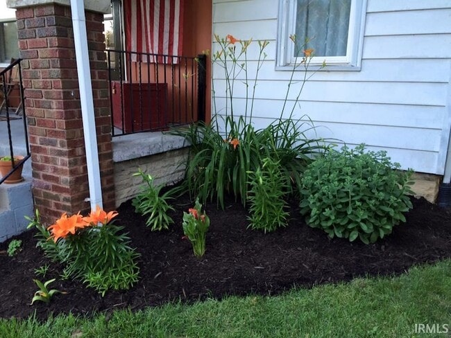 Photo - 111 N Elm St