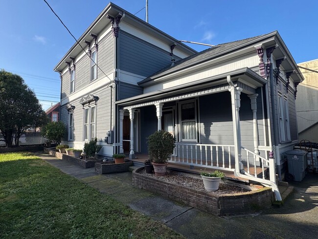 Building Photo - 801 Summer St Unit 801 Summer ST