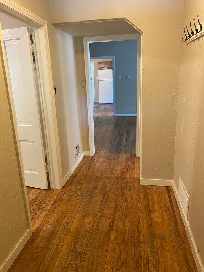 Photo - 2119 S Ogden St Unidad #1