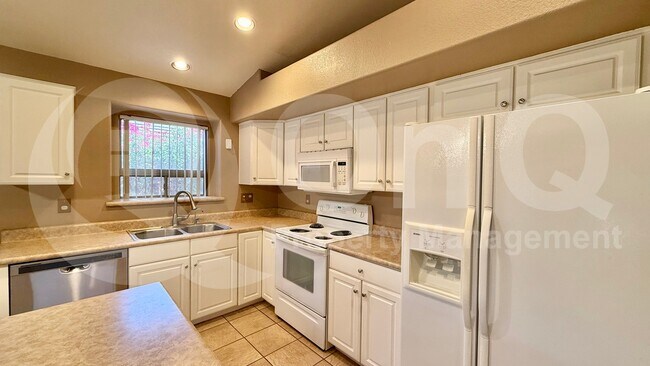 Photo - 42259 W Chisholm Dr