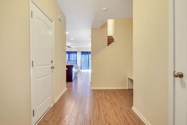 Photo - 285 Cantle Dr