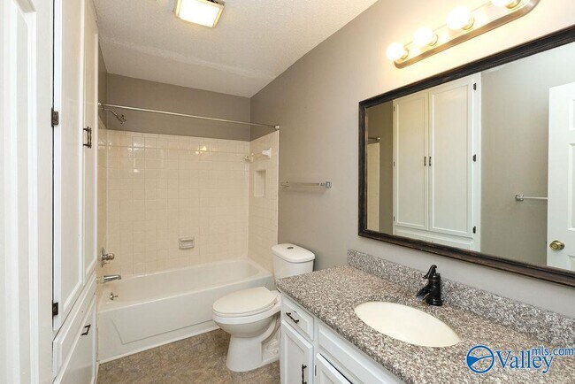 Photo - 2092 Woodlawn Dr SW Unit 2092