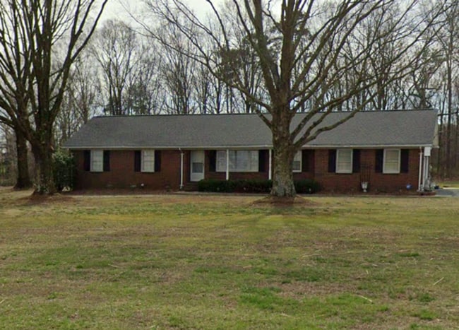 Photo - Beautiful Country Living with the Ranch House on 1 Acre of Land! COMING SOON!