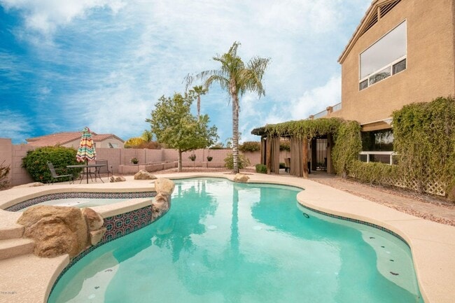 Nice Chandler home with Sparkling Swimming... - Nice Chandler home with Sparkling Swimming...