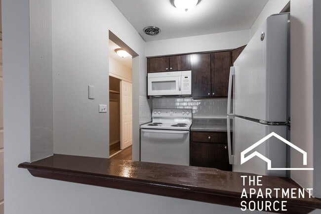 Building Photo - 7300 W North Ave Unit 3L Rental