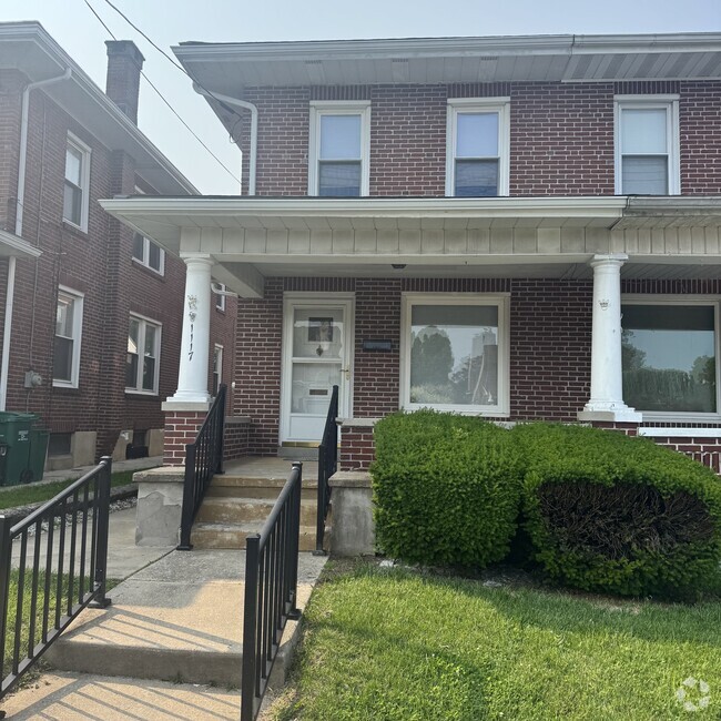 Building Photo - 1117 Fern Ave Rental