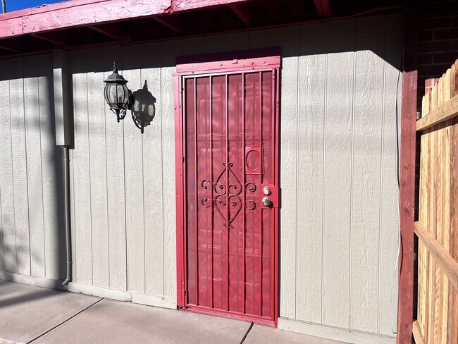 Photo - 7130 E 30th St Unidad VE7130-Guest House