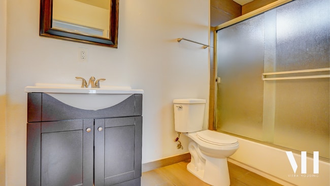 Photo - 1227 W 37th Pl