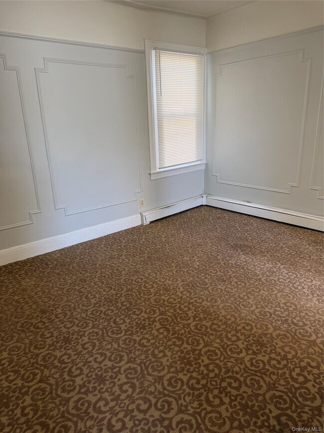 Photo - 322 Jericho Tpke