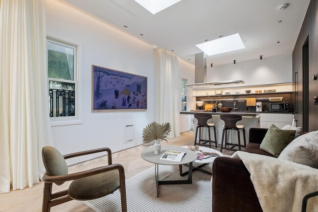 Photo - 2783 Filbert St