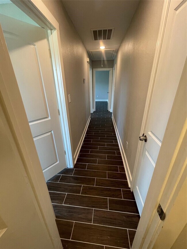 Photo - 27 28th St N