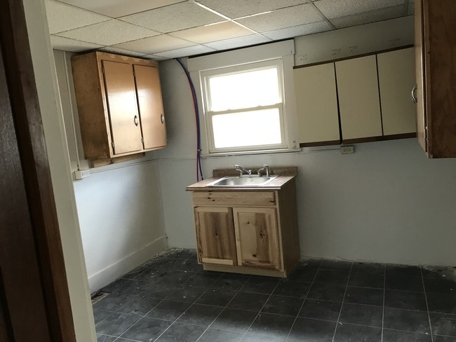 KITCHEN UNIT 1 - 2934 Market St Unit 1
