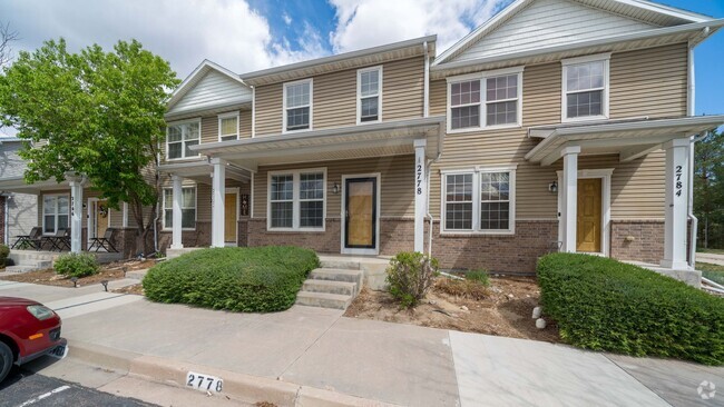 Building Photo - Two story townhouse in Southeast Colorado ...