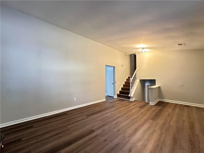 Photo - 2496 Landington Way NW